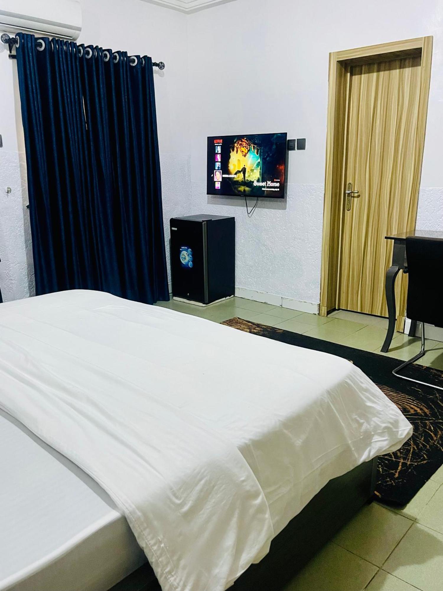 Weena Hotel & Resort 拉各斯 外观 照片